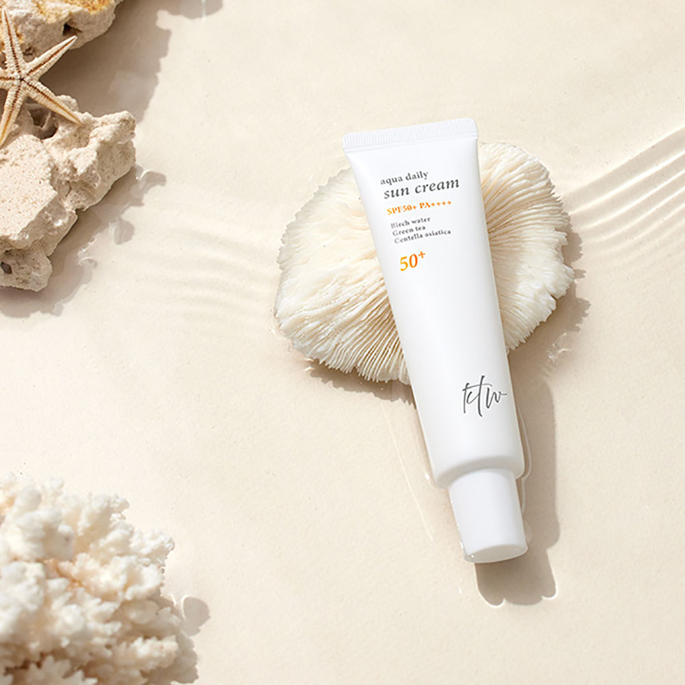 케이티더블유 아쿠아 데일리 저자극 피부 진정 선크림 35ml SPF50+ PA++++